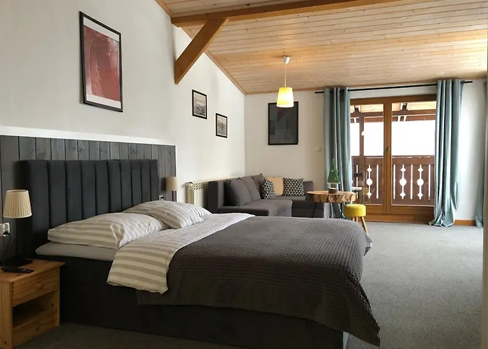 Gosciniec Rajec לינה וארוחת בוקר 3*