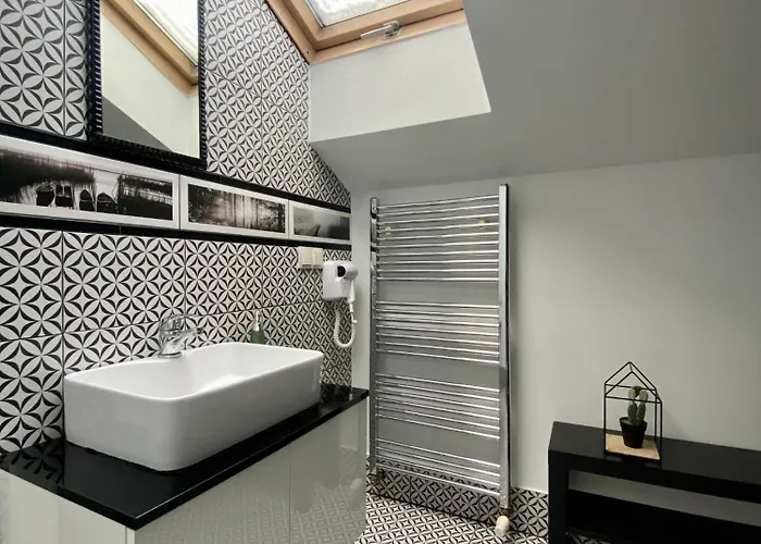 לינה וארוחת בוקר Gosciniec Rajec רייצ'ה