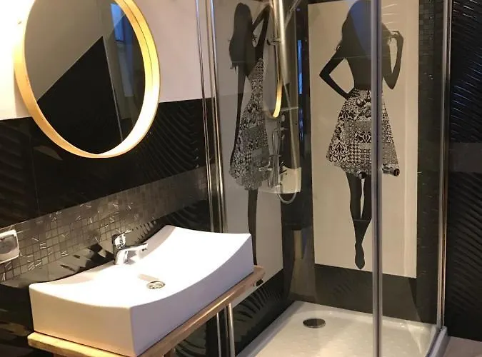 לינה וארוחת בוקר Gosciniec Rajec 3*